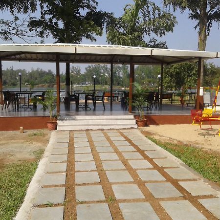 Savshanti Lake Resort Saputara Exterior photo