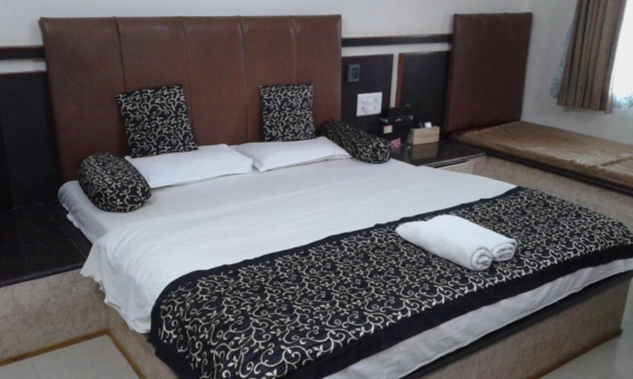 Savshanti Lake Resort Saputara Exterior photo
