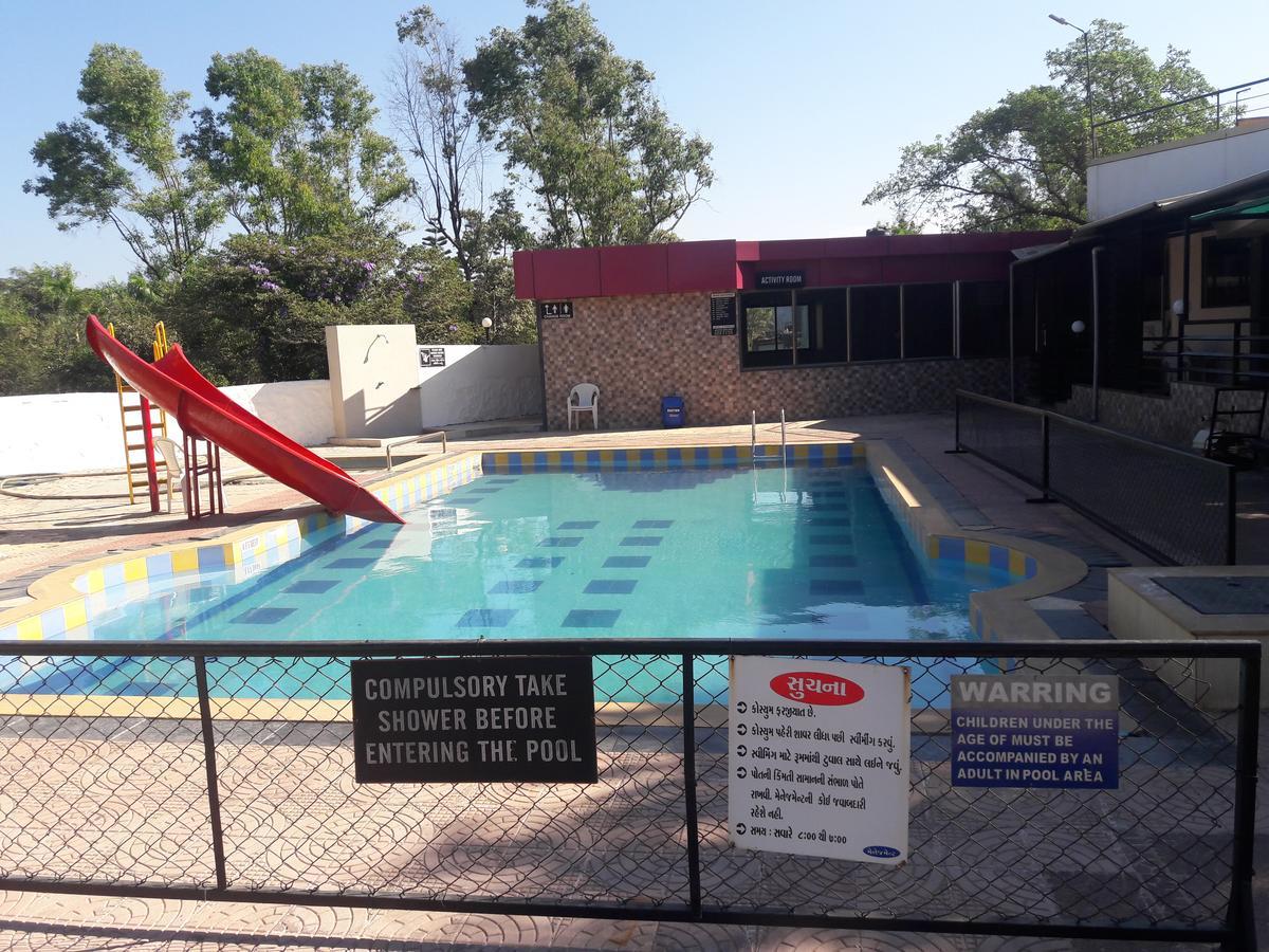 Savshanti Lake Resort Saputara Exterior photo