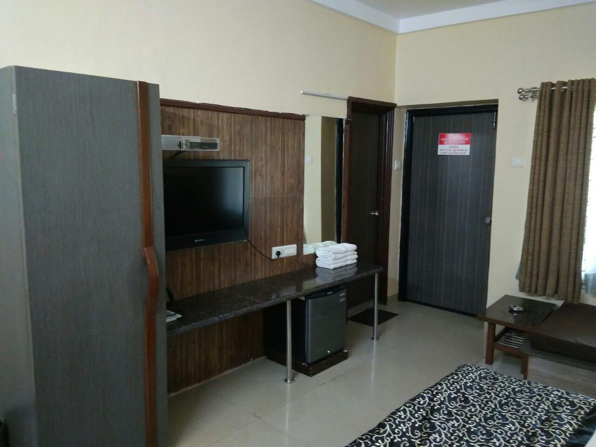 Savshanti Lake Resort Saputara Exterior photo