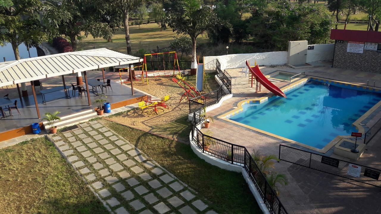 Savshanti Lake Resort Saputara Exterior photo